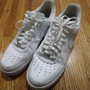 White Nike Air Force 1
